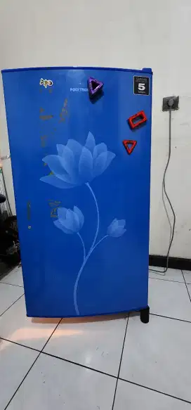 Nego tipis Dijual kulkas polytron kondisi oke banget no rewel2