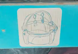 Tempat tidur bayi