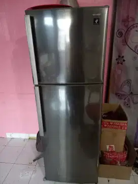 Kulkas 2 pintu sharp