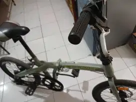 Sepeda lipat Genio hijau