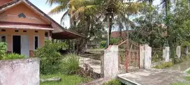 Di JUAL RUMAH ASRI AKSES MOBIL DENGAN KOLAM IKAN DAN KEBUN