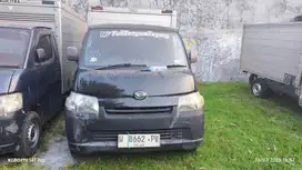 Box Daihatsu Granmax 1.3 2013 Hitam W Sidoarjo