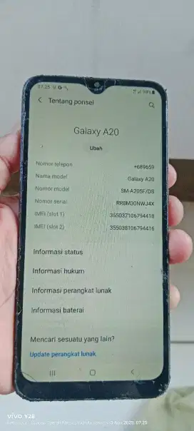 Samsung a20.  3/32. Mnus gantian lcd kurang rapih msih norml smua