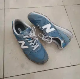 Sepatu New Balance Classic 996 ukuran 37.5 (24 cm)
