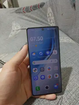 Techno Camon 40 8/256 Garansi panjang