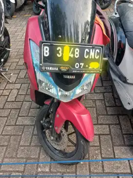 Yamaha LEXI 125 merah tahun 2019