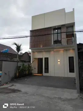 Rumah Baru 2 lantai Strategis hanya 1 menit dari Stadion Maguwoharjo