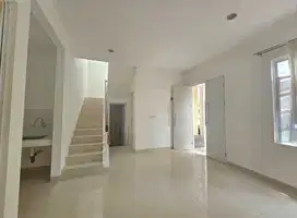 Disewakan Rumah Bagus Siap Huni Di Cluster JGC Cakung Jakarta
