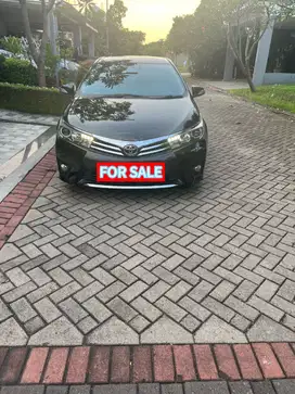 Mobil Altis 2014 black