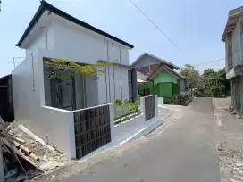 Rumah Siap Huni di Besi Jl Kaliurang km 12,5 Sukoharjo Ngaglik Sleman