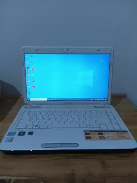 BU - Laptop Toshiba Satellite L745 Core I5 Ram 8GB Mulus Sperti Baru