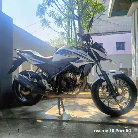 Dijual cepat Honda CB150R 2016 glossy