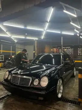 DIJUAL CEPAT W210 1997 AT