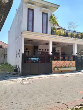 Rumah Mewah Murah Siap Huni Lokasi Strategis di Perumahan The Gayungsa