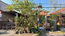 Dijual rumah dekat pusat kota Surabaya