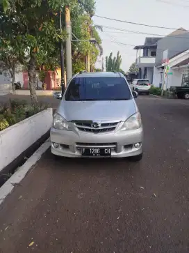 Bismillah jual cepat Xenia Li 2010