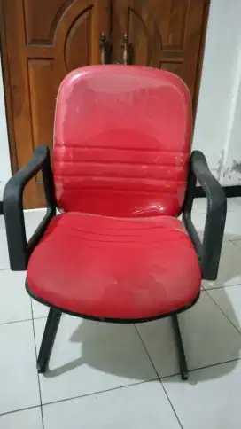 Kursi kerja merk indachi