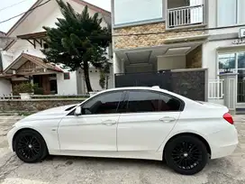 BMW F30 320i 2015 AT