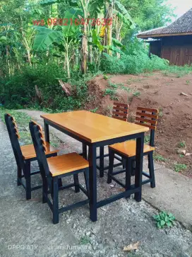 Meja kursi cafe resto dan makan hitam