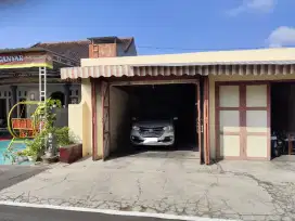 Dijual cepat bangunan garasi / ruko / gudang di Karanganyar.
