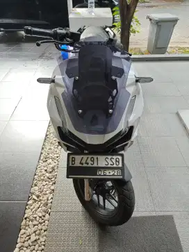Honda ADV 160 CBS Putih