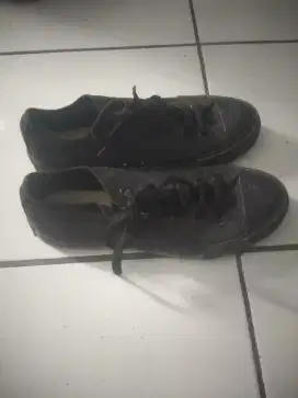 Sepatu pria / wanita
