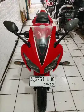 Dijual Honda cbr150r 2015 pajak hidup