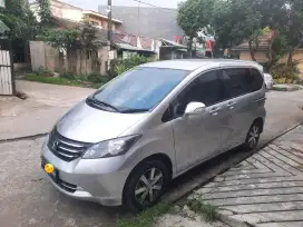 Honda freed PSD