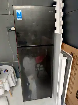 Kulkas 2 pintu Aqua