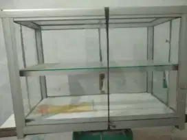 Etalase bekas kayak baru