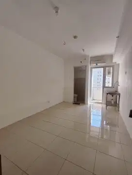 Disewakan tahunan studio kosongan apartemen educity by citihome