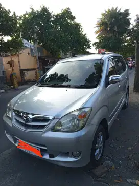 Dijual mobil xenia tahun 2010