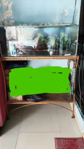 Aquarium beserta meja 1 set