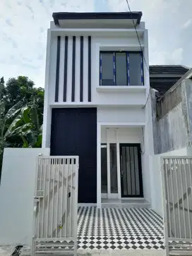 2 lantai , siap pake ,dekat citraraya SBY