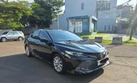 Toyota Camry V 2020 black on black