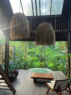 CHARMING RIVERSIDE STAY NESTLED IN UBUD’S GREENERY