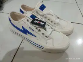 Sepatu/Sneakers size 41