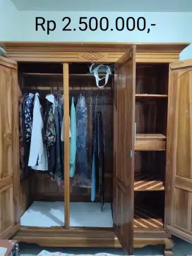 Lemari baju 3 pintu bekas