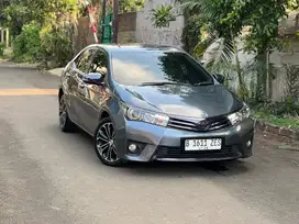 COROLLA ALTIS V 1.8 AT 2015 ABU LIKE NEW