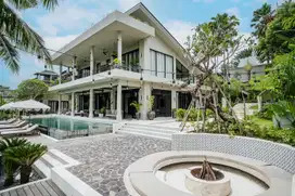 SERENE SIX-BEDROOM VILLA OVERLOOKING RIVER AND VALLEY IN UBUD
