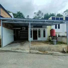 Disewakan Rumah Strategis 850 meter Jalan Raya