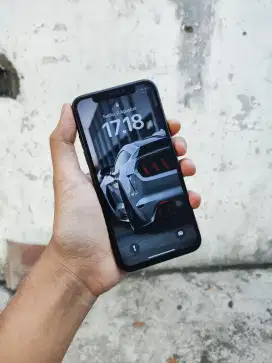 iPhone x 64 GB warna hitam