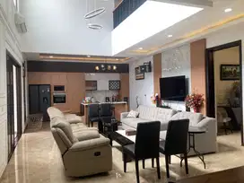 Jual Rumah Sutera Jingga Alam Sutera ada Pool Pribadi