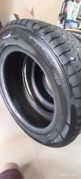 Ban Dunlop 215-55 R17 bekas 85 %