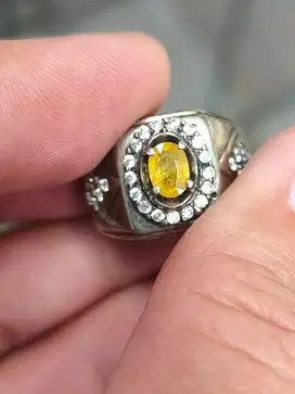 Batu Yellow sapphire safir 0.63 crat ring perak memo CGL heat A yakut