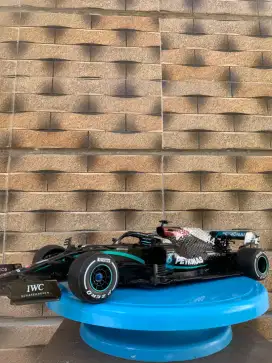 Mobil Mainan RC Mercedes F1W11 EQ Performance Lewis Hamilton