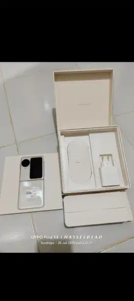 Oppo find n3 flip like new