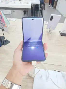 KREDIT HANDPHONE GALAXY Z FLIP7
