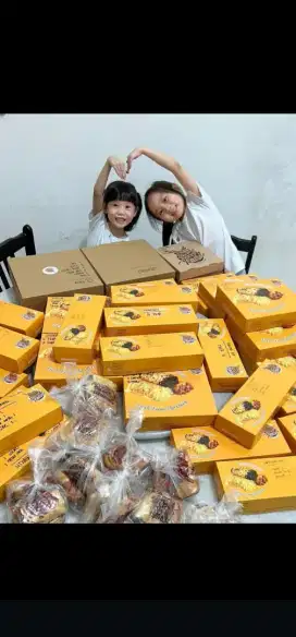 Dicari orang yang bisa menghias cake dan membuat cake dasar