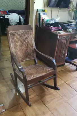 Kursi Goyang Jati Dudukan Rotan masih Bagus Semua Murah Ex Nenek Rare